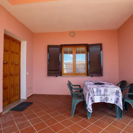 Tavolara Ichnos House *