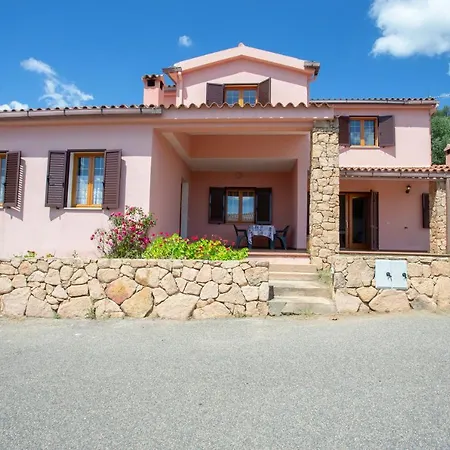 Tavolara Ichnos House *
