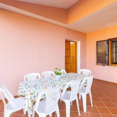 Tavolara Ichnos House *