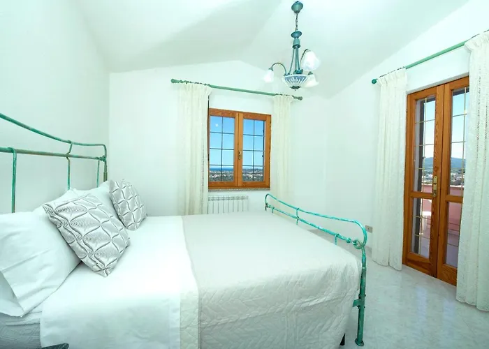 Tavolara Ichnos House 度假居 *